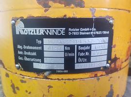 Liebherr LTM 1035 slew gear in parts 