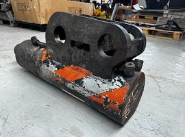 Liebherr LT 1160 support cylinder