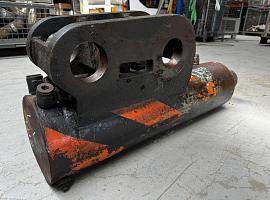 Liebherr LT 1160 support cylinder