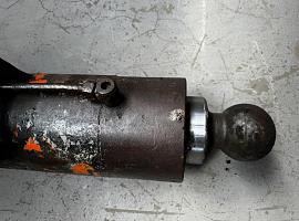 Liebherr LT 1160 support cylinder