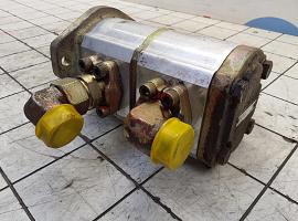 Liebherr LTM 1070-4.1 TWO-STAGE PUMP