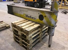 Liebherr LTM 1060-2 outrigger complete