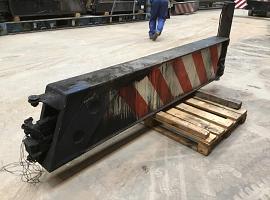 Demag AC 155 outrigger beam complete front