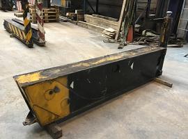 Demag AC 155 outrigger beam rear 