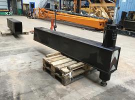Grove GMK 5200 outrigger beam front 