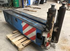 Demag AC 155 outrigger beam complete rear