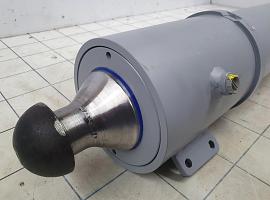 Liebherr LTM 1100-5.2 outrigger support cylinder front