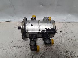 Liebherr LTM 1060-2 dual gear pump