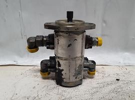 Liebherr LTM 1060-2 dual gear pump