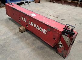 Grove GMK 5130-1 outrigger beam rear