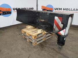 Grove GMK 6400 outrigger beam front 