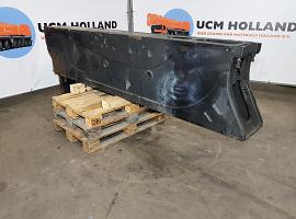 Grove GMK 6400 outrigger beam front 
