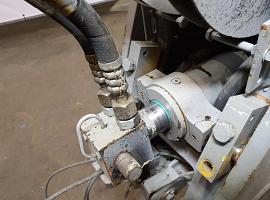 Liebherr LTM 1090-2 outrigger beam rear