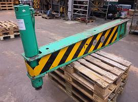 Faun ATF 60-3 outrigger beam rear with support cylinder