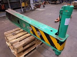 Faun ATF 60-3 front outrigger beam with support cylinder