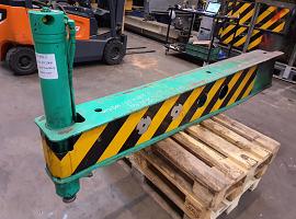 Faun ATF 60-3 front outrigger beam with support cylinder