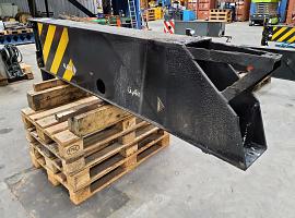 Demag AC 50 outrigger rear with outrigger cylinder