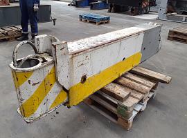 Liebherr LTM 1090-2 outrigger beam 