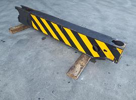Grove GMK 3050 outrigger beam front