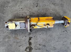 Krupp KMK 3050 counterweight cylinder L.