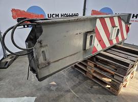 Liebherr LTM 1250-6.1 outriggerbeam rear with support cylinder