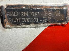 Liebherr LTM 1250-6.1  outriggerbeam front 