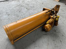 Liebherr LTM 1080-1 ballast extension ram