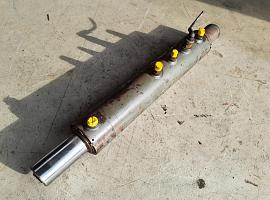 Grove GMK 2035 steering locking cylinder