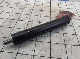 Grove GMK steering cylinder with length sensor