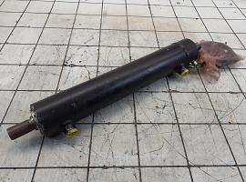 Grove GMK steering cylinder with length sensor