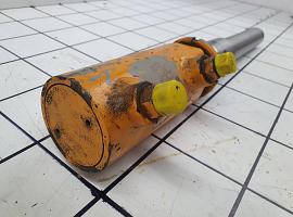 Liebherr LTM 1080/1 slew blocking pin