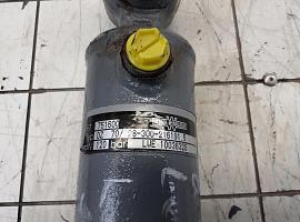 Liebherr LTM 1250-6.1 steering cylinder axle 1 
