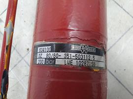 Liebherr LTM 1040-2.1 ballast extension ram