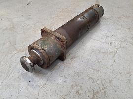 Grove GMK 5100 outrigger cylinder
