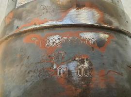 Grove GMK 5100 outrigger cylinder