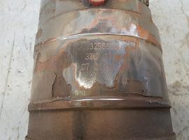 Grove GMK 5100 outrigger cylinder