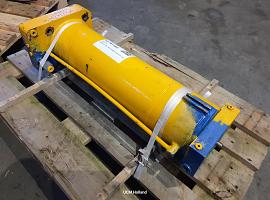 Liebherr LTM 1160-2 ballast extension ram