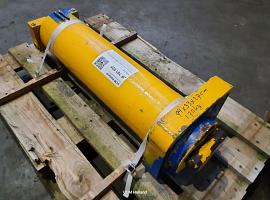 Liebherr LTM 1160-2 ballast extension ram