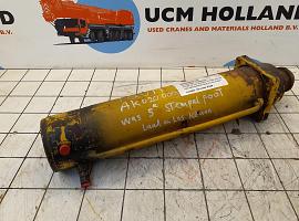 Faun HK 40 outrigger cylinder 