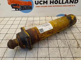 Faun HK 40 outrigger cylinder 