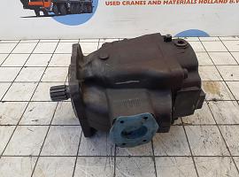 Grove GMK 3050-1 main pump