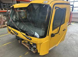 Grove GMK 5250 XL-1 drivers cabin 