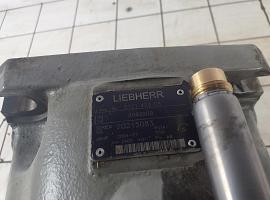 Liebherr LTM 1250-6.1 variable pump