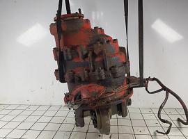 Liebherr LTM 1090 drive through diff axle 4 13x35  