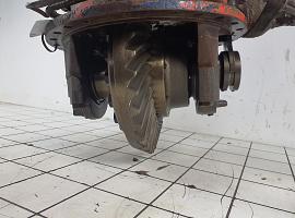 Liebherr LTM 1090 drive through diff axle 4 13x35  