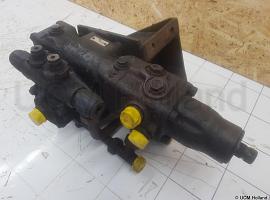 Steering box  