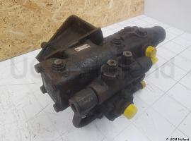 Steering box  