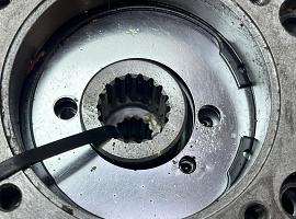 Grove GMK 6300L multiple-disk brake