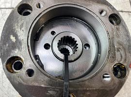 Grove GMK 6300L multiple-disk brake