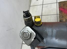 Compact Truck CT 2 counterweight cylinder